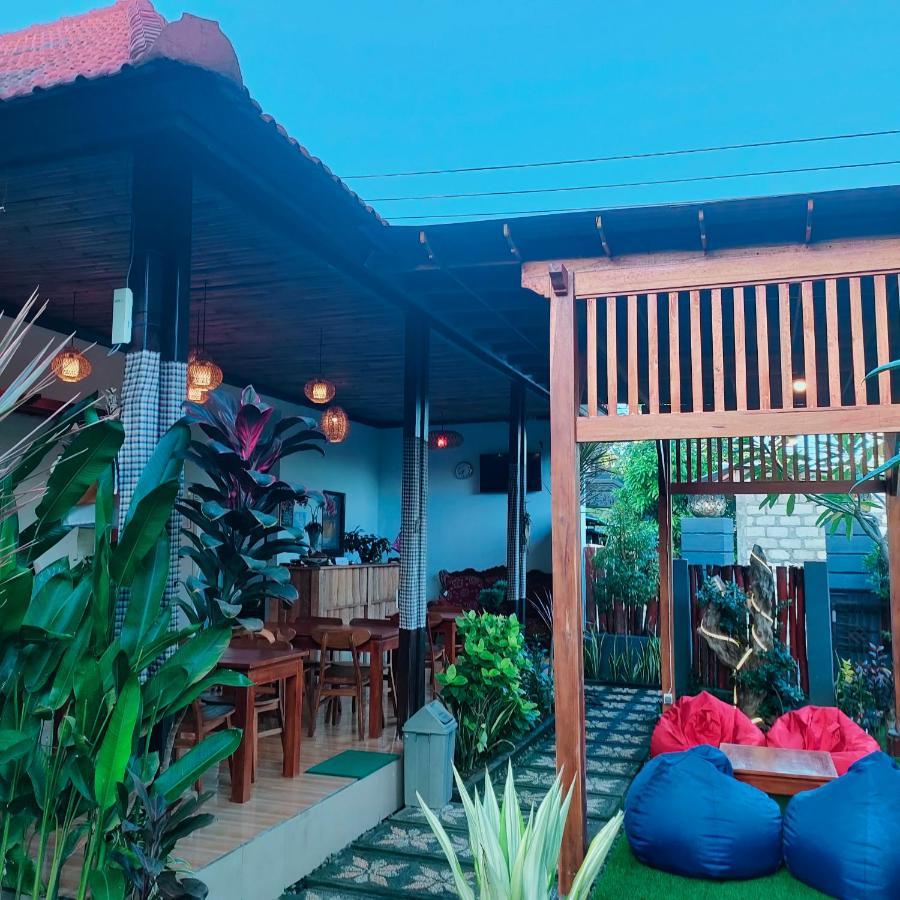 Double'D Hostel Batununggul Exterior photo