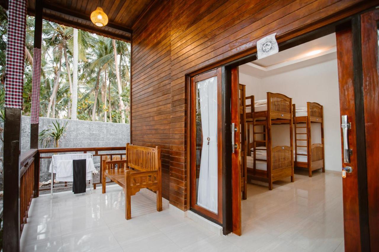 Double'D Hostel Batununggul Exterior photo